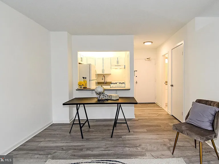 5500 Friendship Blvd #1120N — Photo 9