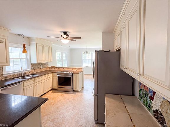 2nd image of 101 Bonito Dr