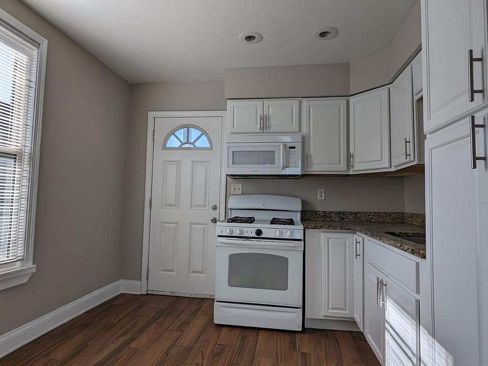 1st image of 4001 W Palmer Ave APT 2