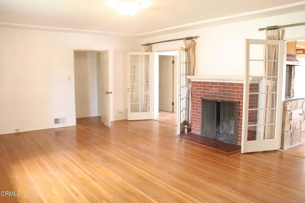 4 bed, 2.5 bath, 2098 sqft, $4,500 — Photo 4