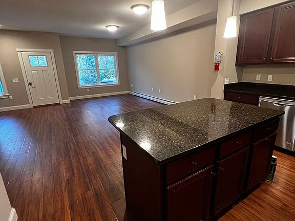 5th image of 109 Churchill St #111
