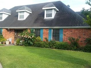 7810 Lake Forest Blvd, New Orleans, LA 70126