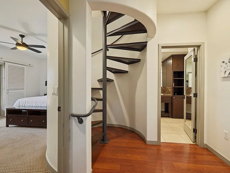 1279 Woodhaven Ln — Photo 22