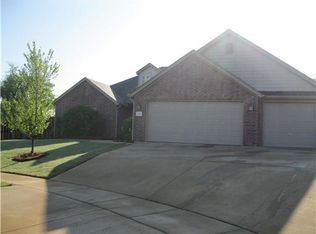 626 N Country Farm Rd, Fayetteville, AR 72704