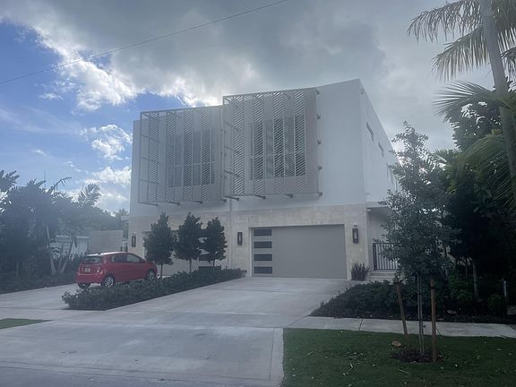 5th image of 825 N Lake Ave