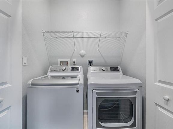 4th image of 4690 Santa Cruz Way