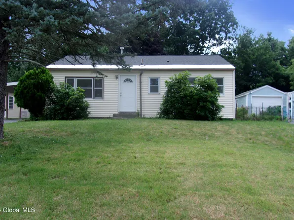 17 Jones Drive, Schenectady, NY 12309