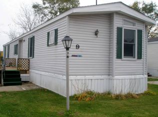 9 Loza Ln, Belleville, MI 48111