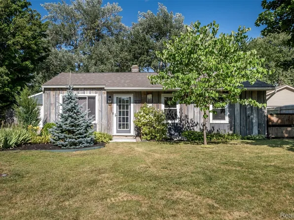 3755 Coleport St, Orion, MI 48359