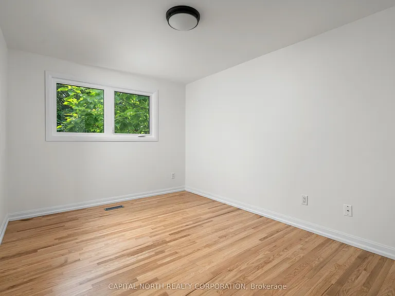 2396 Barcella Cres — Photo 16