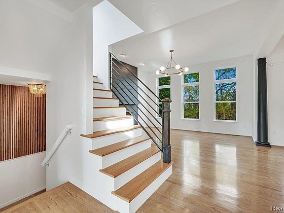 5th image of 871 Wynstone Cir S