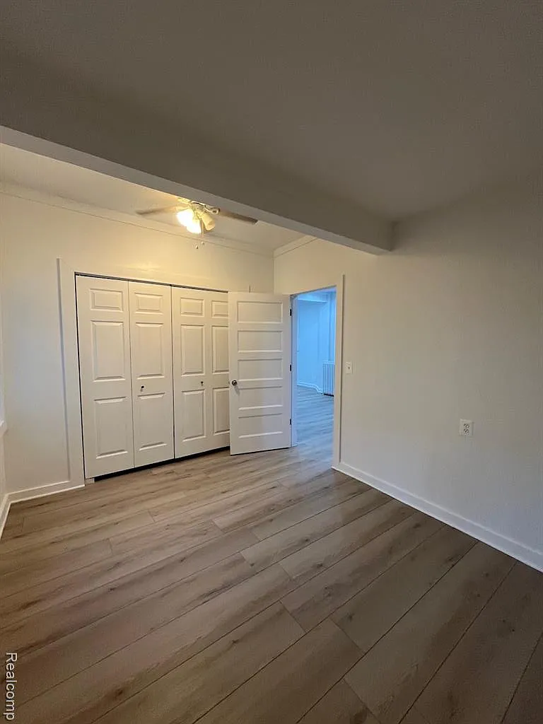 1 bed, 1.0 bath, 1600 sqft, $900 — Photo 3