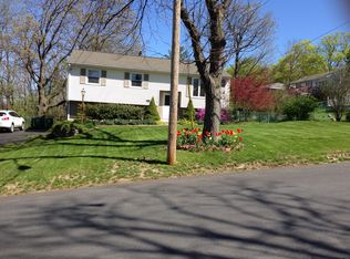 16 Birch Ln, Rensselaer, NY 12144