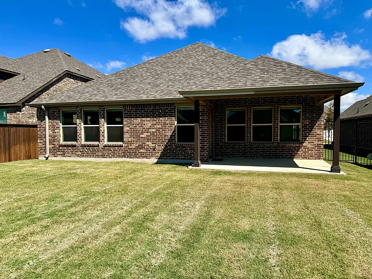 447 Prairie View Dr — Photo 35