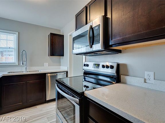 4th image of 1803 Poplar Ave