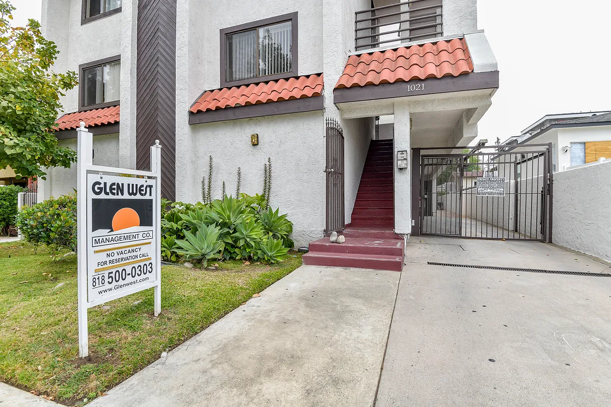 Building Photo - 1021 Linden Ave #6