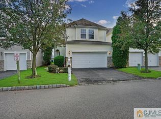 3 Mioduski Ct, Parlin, NJ 08859