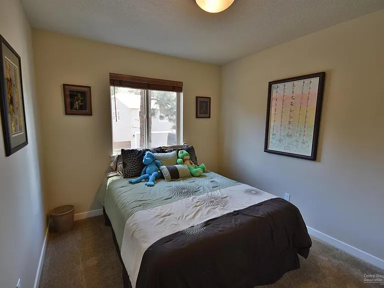 20261 Badger Rd — Photo 7