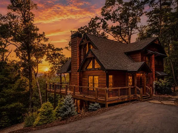 236 Hooch Holler Ln, Morganton, GA 30560