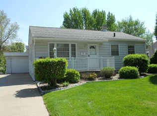 128 Easton Ave, Waterloo, IA 50702