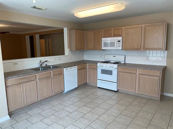 2nd image of 21835 Silverbrook Ln