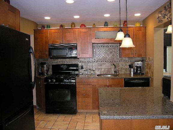 3rd image of 65 Tenafly Dr