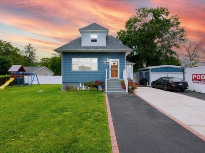 545 Mount Avenue, West Babylon, NY, 11704