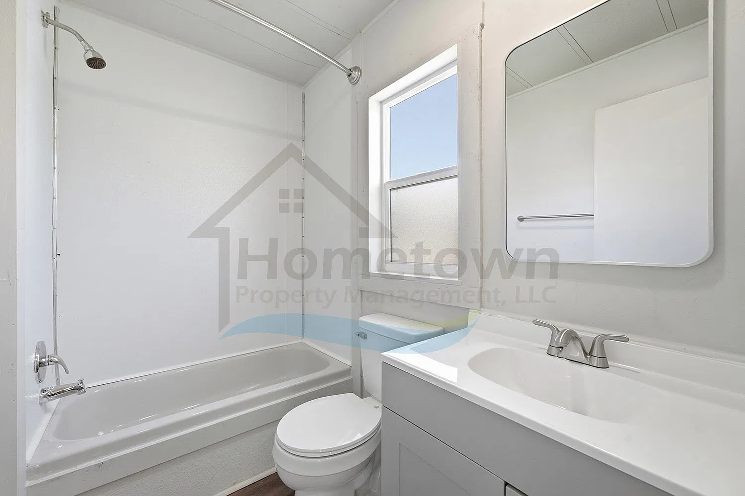 3 bed, 1100 sqft, $1,600 — Photo 1