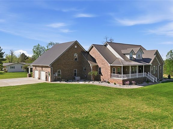 2nd image of 1384 Spider Ridge Rd