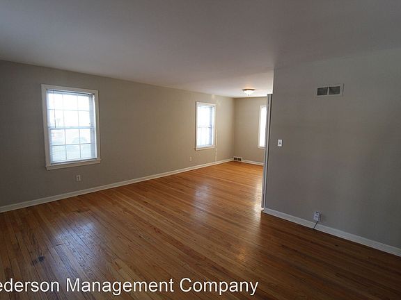 2nd image of 7513 Terrace St