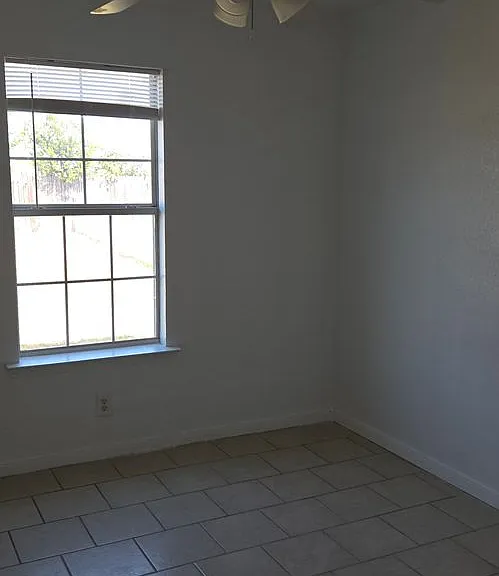 1107 Circle M Dr — Photo 17