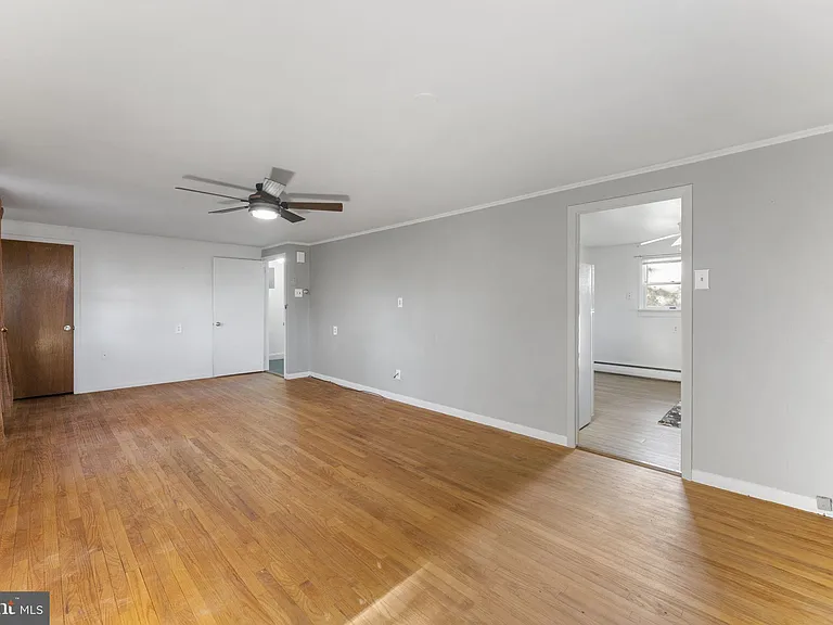 225 Pershing Ave #A — Photo 9