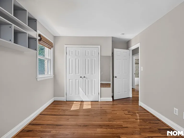 8507 Potomac Ave — Photo 16