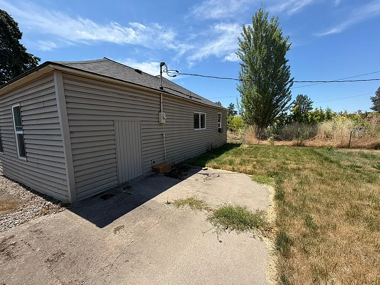 3435 Kathryn Ave NE — Photo 30