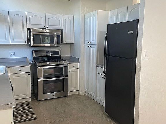 3rd image of 602 Windsor Dr