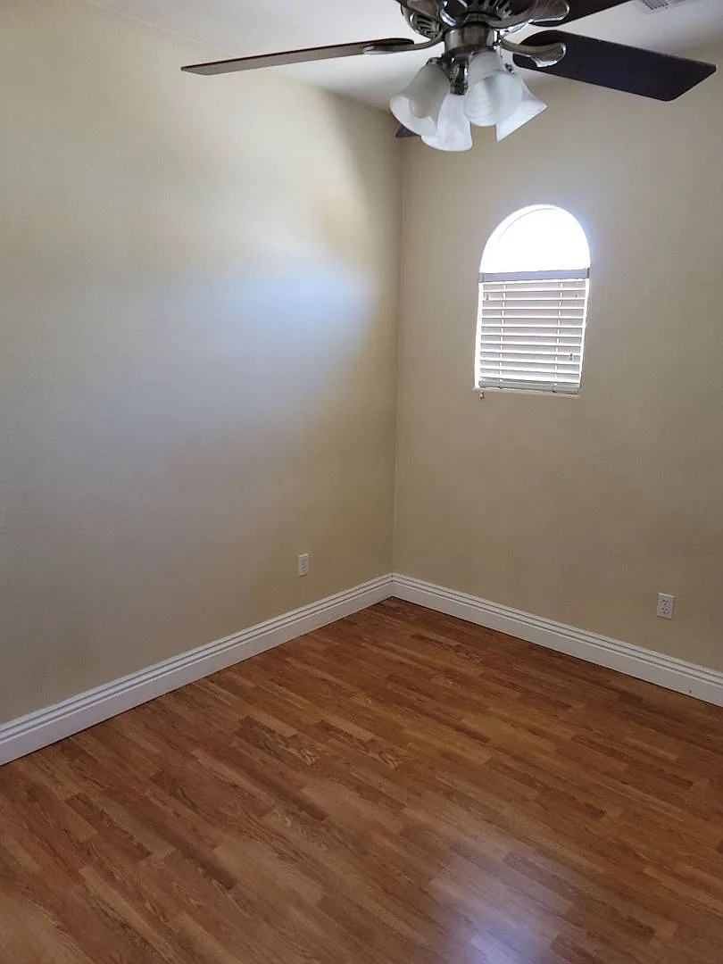 Amazing Home 3 Bedroom Available! — Photo 4