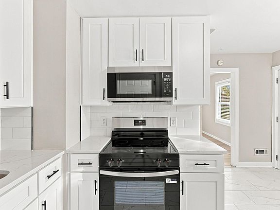 4th image of 816 Wainwright Dr