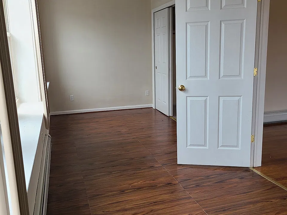 225 Macarthur Ave