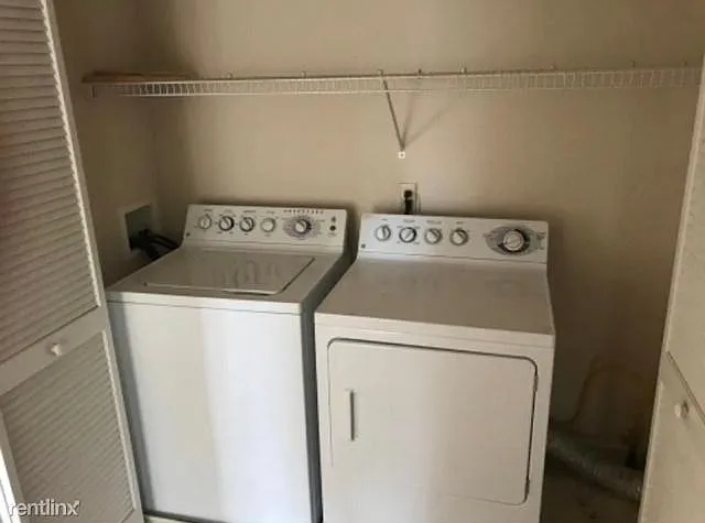 3 bed, 1700 sqft, $3,200 — Photo 3