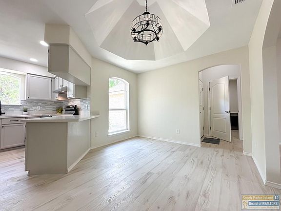 2nd image of 1307 Palm Blvd