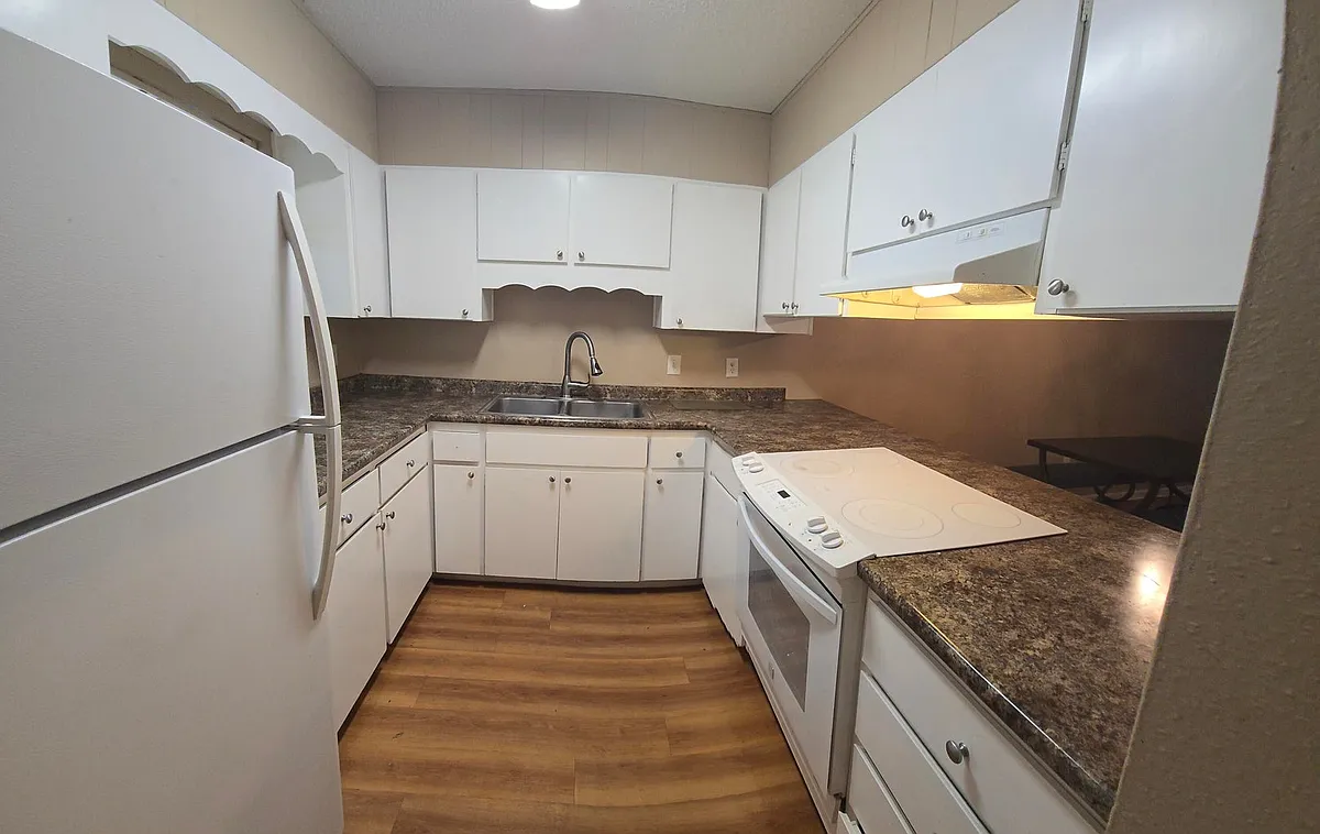 Building Photo - 17 7th St #2