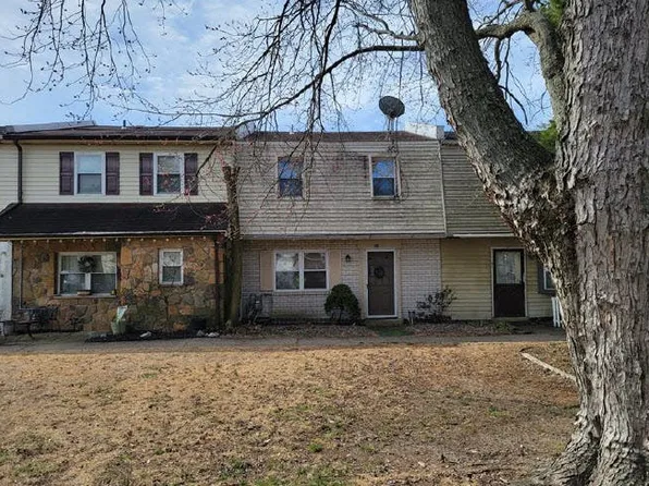 64 Colonial Square Pl, Lindenwold, NJ 08021