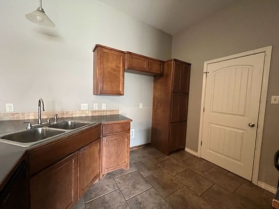 5th image of 3949 Carrera Ln