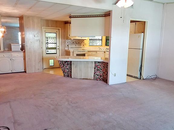 4th image of 830 Phoenix Ln #321