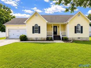 1215 Heatherwood Dr NE, Arab, AL 35016