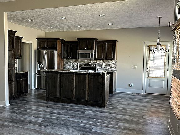 5th image of 1113 Eastwood Dr