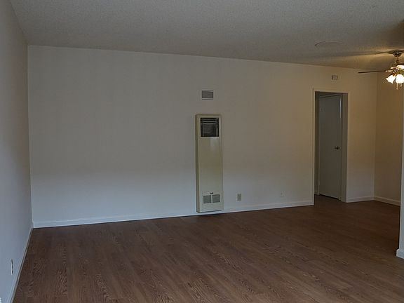 4th image of 1455 N Los Robles Ave APT 32
