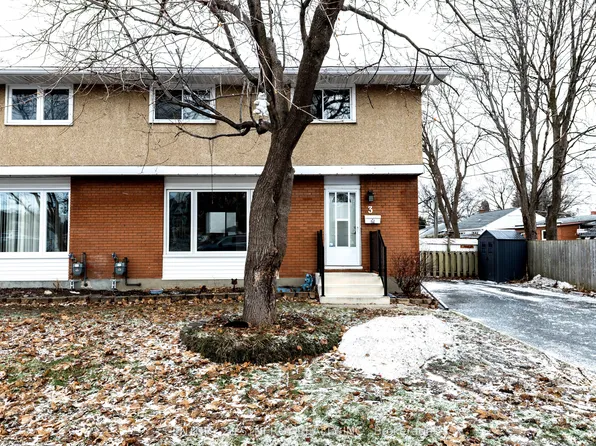 3 Farlane Blvd, Ottawa, ON K2E 5H1