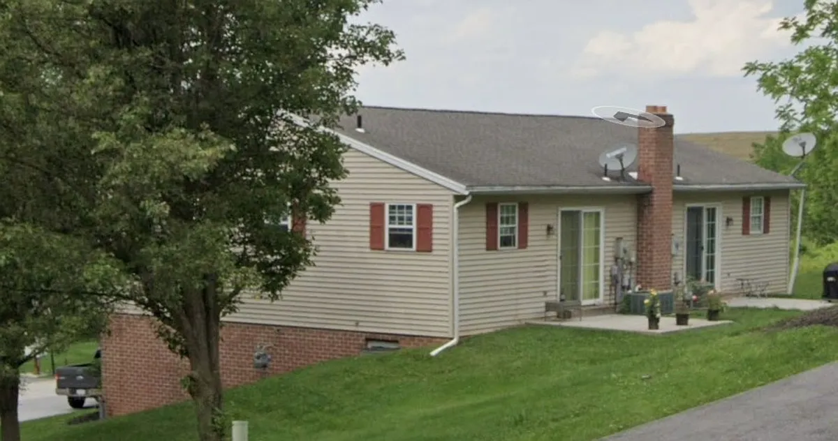 Building Photo - 1955 Cherry Manor Dr
