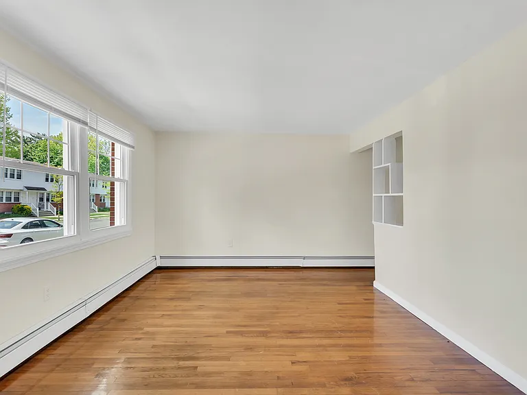Savin Court Apartments — Photo 19